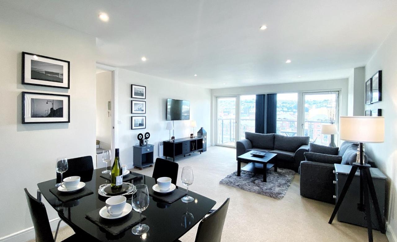 Artistic And Luxurious Apt With Sea View. Beach Side 스완지 외부 사진