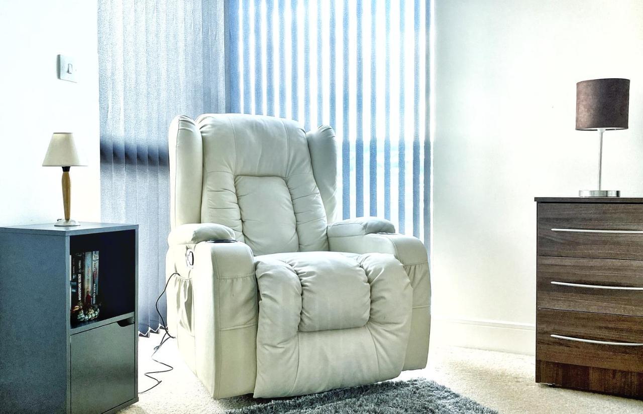 Artistic And Luxurious Apt With Sea View. Beach Side 스완지 외부 사진