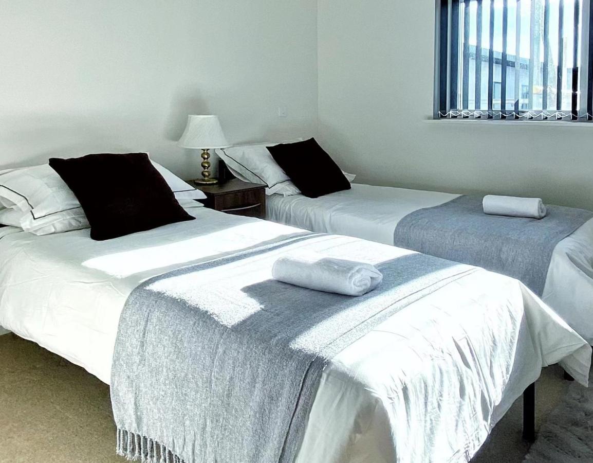 Artistic And Luxurious Apt With Sea View. Beach Side 스완지 외부 사진